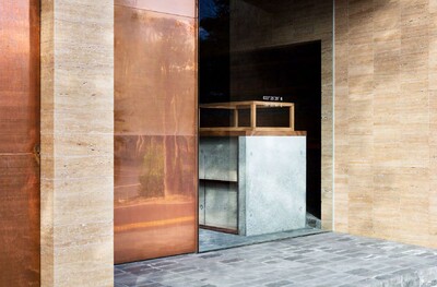 Teruhiro Yanagihara - © Developments